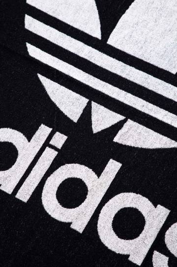 Хлопковое полотенце adidas Originals цвет чёрный Хлопковое полотенце adidas Originals цвет чёрный