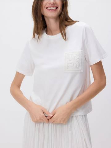 Reserved - Футболка з ажурною кишенею - кремовий - 434FS-01X Reserved - Футболка з ажурною кишенею - кремовий - 434FS-01X