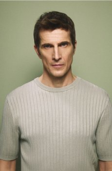 Reserved - Футболка з домішкою CIRCULOSE® - бежевий - 994IR-80X