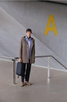 Reserved - Місткий рюкзак з ручкою - чорний - 037IE-99X