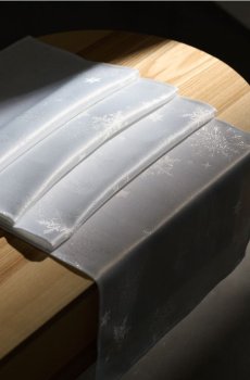 Різдвяна доріжка на стіл із сніжинками - срібний