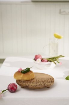 Деревяна піднос для подачі з квітковим візерунком - бежевий