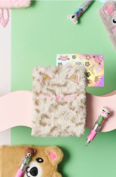 Плюшевий блокнот, ручка та наліпки з котячим мотивом - різнобарвний