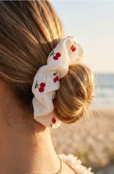 Резинка scrunchie для волосся з мотивом вишні - різнобарвний