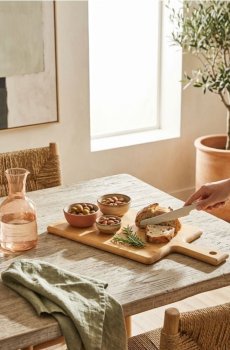 Бамбукова сервірувальна таця з ручкою - коричневий