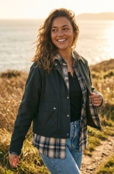 Куртка з коміром і кишенями - чорний