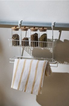 Підвісний кухонний органайзер на двері з кошиком і тримачем для рушників - білий