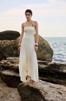 Сукня максі асиметричного крою у відтінку айворі