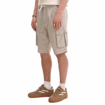 Cropp - Шорти з накладними кишенями - бежевий Cropp - Шорти з накладними кишенями - бежевий