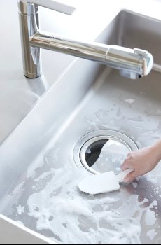 Щетка для посуды Yamazaki Tower