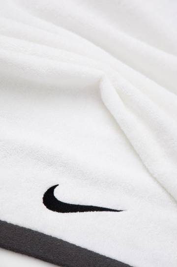 Полотенце Nike цвет белый Полотенце Nike цвет белый