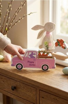 Великодня стояча декорація у формі вантажівки із зайцем і морквою - різнобарвний