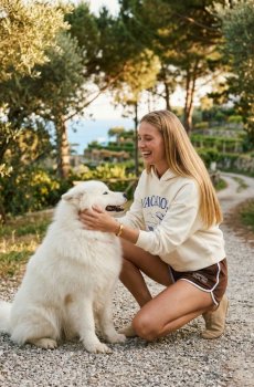 Трикотажні шорти з контрастною окантовкою та написом "Campania Italia, 1965" - коричневий