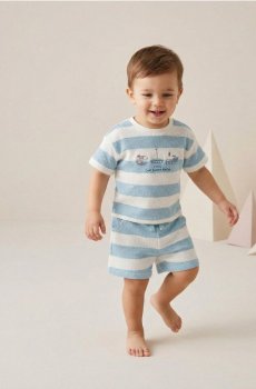 Комплект із футболки з шортами - різнобарвний