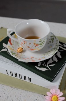 Чашка з блюдцем з квітковим принтом - світло-зелений