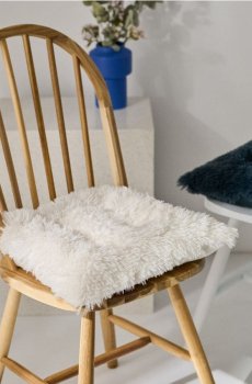 Подушка на стілець із штучного хутра - кремовий