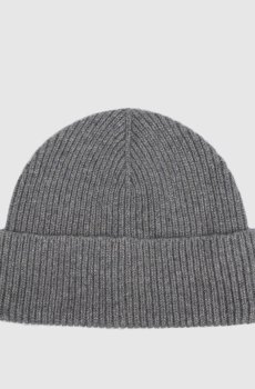 Серая шапка из кашемира с отворотом