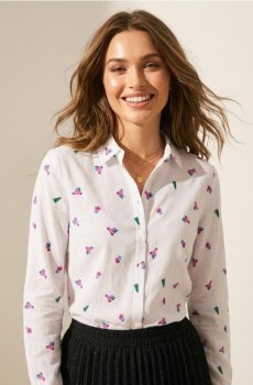 Різдвяна сорочка з принтом машин, подарунків та ялинок - білий