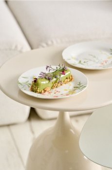 Набір керамічних тарілок з квітковим візерунком 2 шт. - різнобарвний