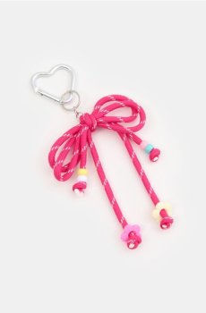 Шнурковий брелок з намистинами - фуксія