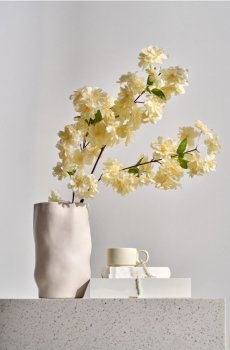 Декоративна штучна рослина - світло-жовтий