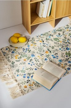 Килим із квітковим візерунком і китицями - нюдовий