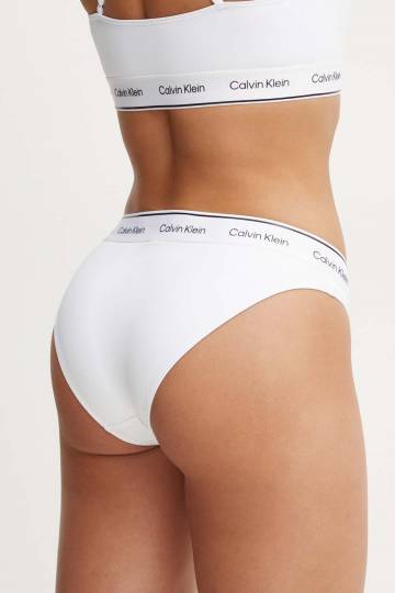 Купальные трусы Calvin Klein цвет белый мягкая чашечка Купальные трусы Calvin Klein цвет белый мягкая чашечка