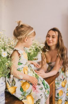 Дитячий сарафан з лимонним принтом (116-134 см)