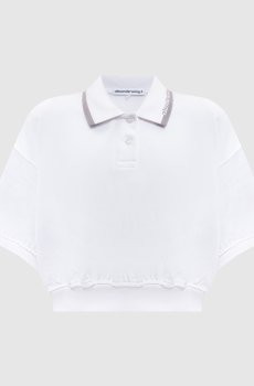 Белое поло с логотипом