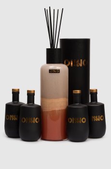 Набор из аромадиффузора и наполнителей Art Gigi с ароматом Precious Oud 2000 мл