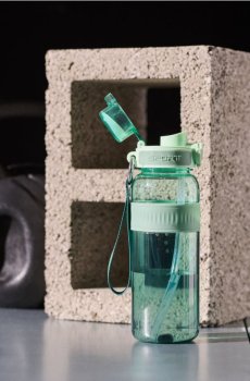 Пляшка для води з ручкою та соломинкою - блідо-зелений