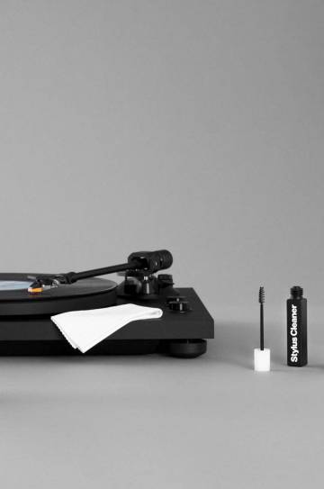 Набор средств для чистки виниловых пластинок Crosley Record Cleaner Kit Набор средств для чистки виниловых пластинок Crosley Record Cleaner Kit