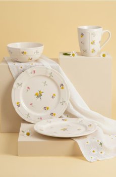 Керамічна тарілка з квітковим мотивом - білий