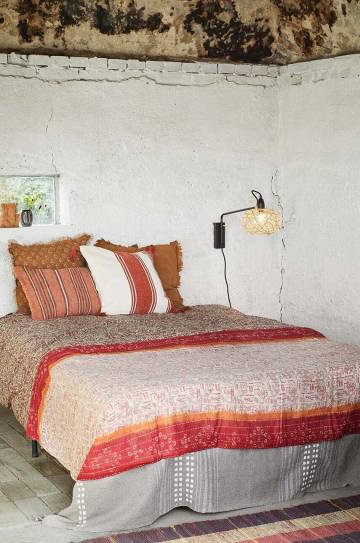 Покрывало Madam Stoltz Recycled Kantha Покрывало Madam Stoltz Recycled Kantha