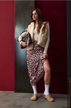 Спідниця міді з абстрактним візерунком - різнобарвний