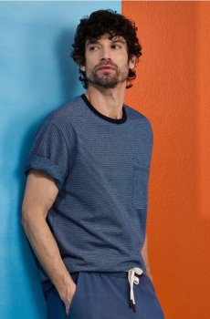 Бавовняна футболка з кишенею - темно-синій