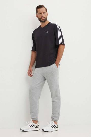 Хлопковая футболка adidas Originals Oversize Tee мужская цвет чёрный с аппликацией IZ1832 Хлопковая футболка adidas Originals Oversize Tee мужская цвет чёрный с аппликацией IZ1832