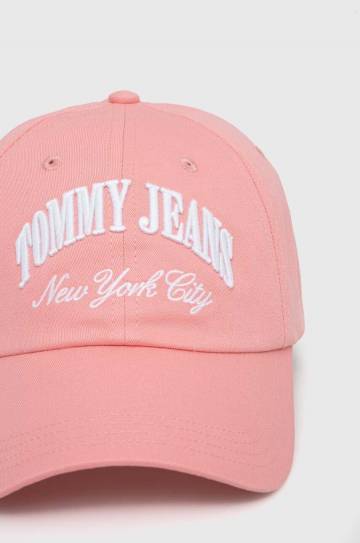 Хлопковая кепка Tommy Jeans цвет розовый с аппликацией AW0AW15959 Хлопковая кепка Tommy Jeans цвет розовый с аппликацией AW0AW15959