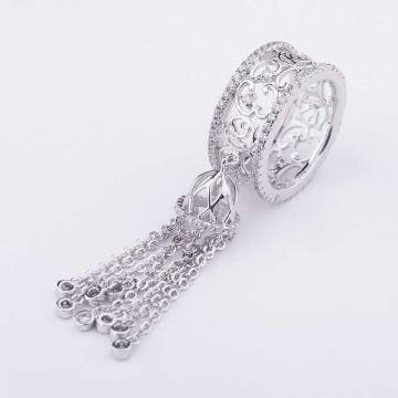 Серебряное кольцо с фианитами 111810 Серебряное кольцо с фианитами 111810