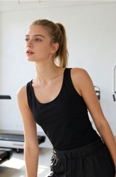 Спортивний топ - чорний