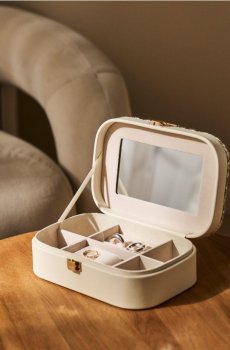 Органайзер для прикрас - кремовий