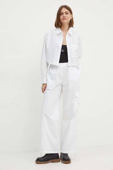 Хлопковые брюки Calvin Klein Jeans цвет белый прямое высокая посадка J20J223586 Хлопковые брюки Calvin Klein Jeans цвет белый прямое высокая посадка J20J223586
