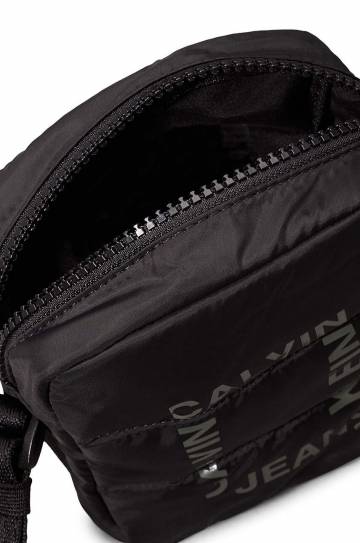Детская сумочка Calvin Klein Jeans цвет чёрный IU0IU00649 Детская сумочка Calvin Klein Jeans цвет чёрный IU0IU00649