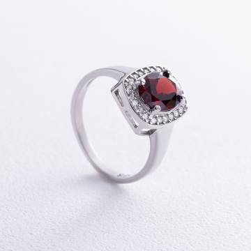 Серебряное кольцо с пиропом и фианитами GS-01-060-4110 Серебряное кольцо с пиропом и фианитами GS-01-060-4110