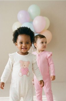 Набір бавовняних дитячих піжам-комбінезонів з воланами 2 pack - кремовий