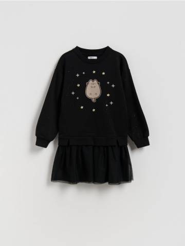 Reserved - Трикотажна сукня з аплікацією Pusheen - чорний - 233FW-99X