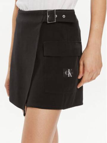 Calvin Klein Jeans Шорти з тканини J20J223461 Чорний Regular Fit Calvin Klein Jeans Шорти з тканини J20J223461 Чорний Regular Fit