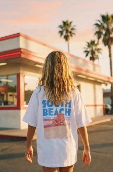 Бавовняна футболка з літнім принтом - білий