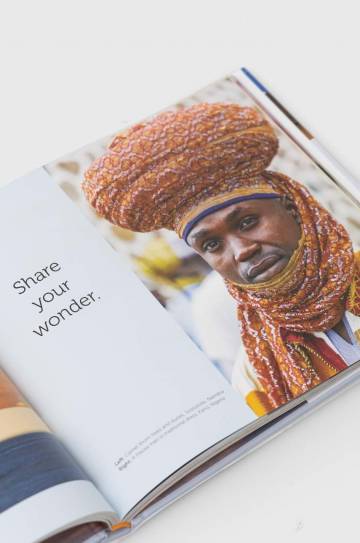 Книга Workman Publishing Why We Travel, Patricia Schultz Книга Workman Publishing Why We Travel, Patricia Schultz