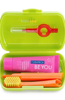 Дорожный набор для ухода за ротовой полостью Curaprox Be You зеленый, 6 единиц